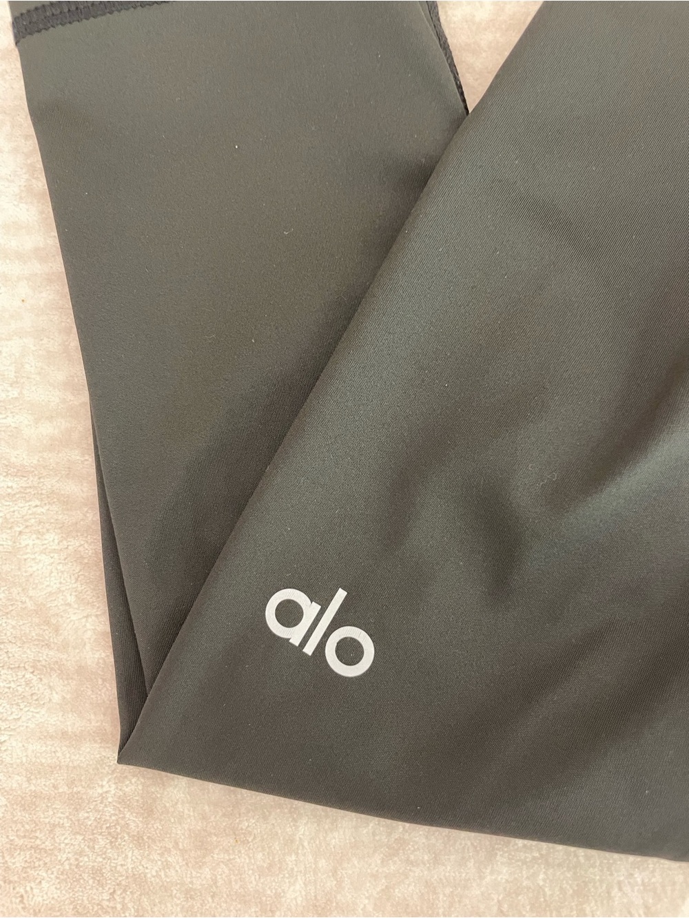 ALO Yoga Black Leggings with Subtle Logo